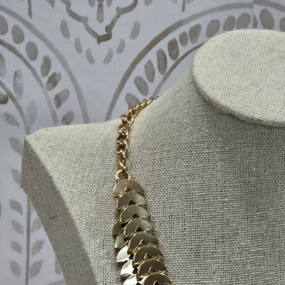 Gold Tone Double Layered Cascade Lightweight Metal Laurel Leaf Vine Necklace - Picture 5 of 13